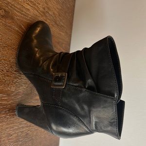 Women’s mid-ankle boots, size 9.5